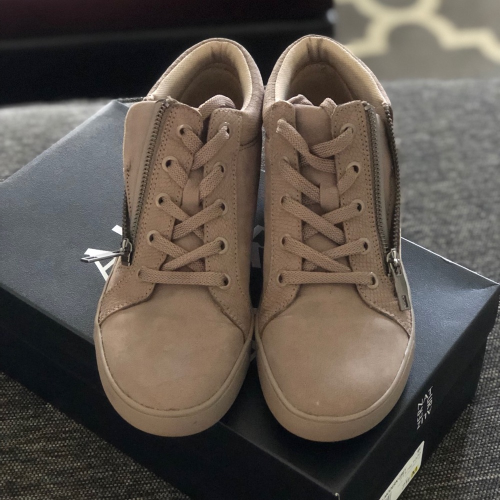 Naturalizer Motley sneaker